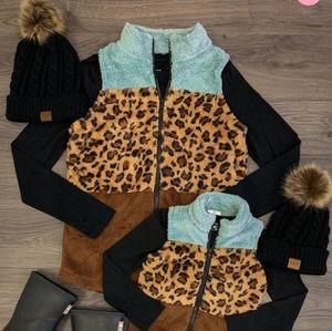5 LEFT! Aqua & Cheetah Sherpa Vest (Mom Sizes)